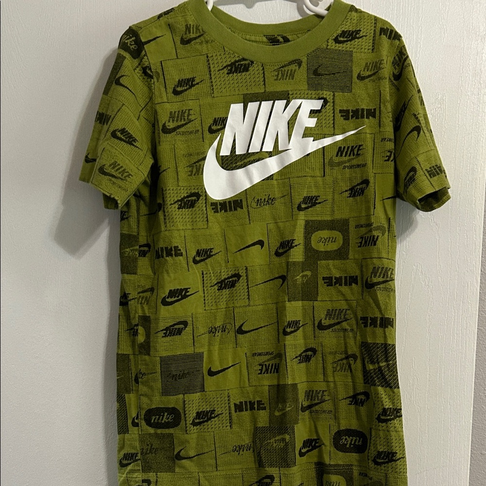 Nike Olive Patterned Tee